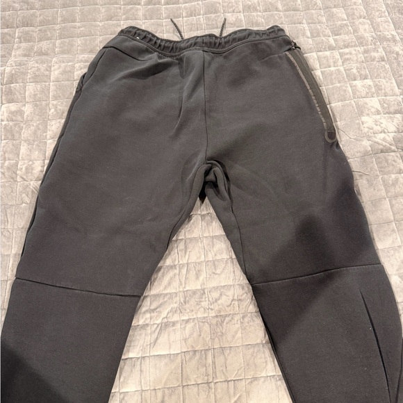 Nike Tech Men’s Charcoal Sweatpants - Picture 4 of 4